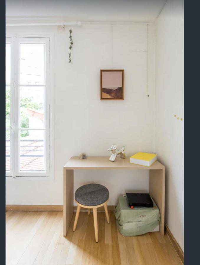 Paris Petit Appartement Lumineux Et Atypique Exterior photo