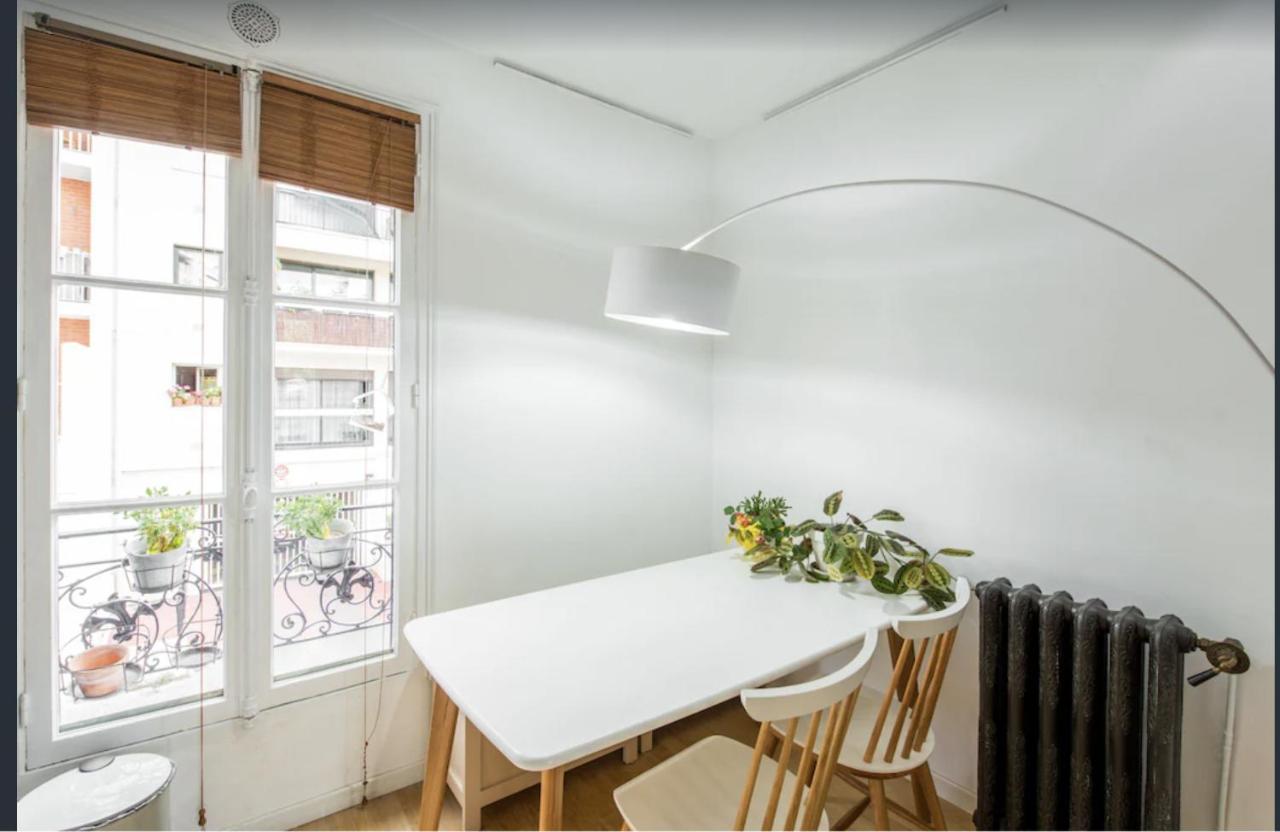 Paris Petit Appartement Lumineux Et Atypique Exterior photo